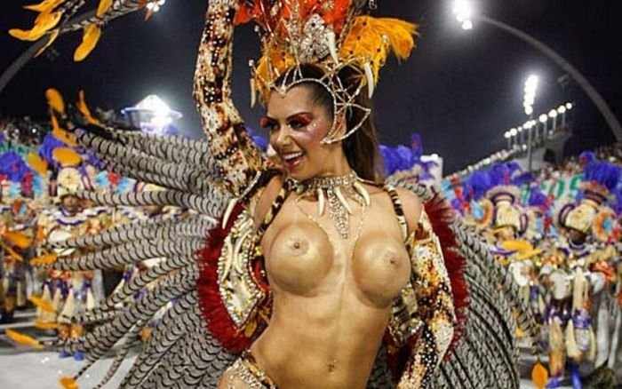 Девушки на карнавале в Рио (35 фото)