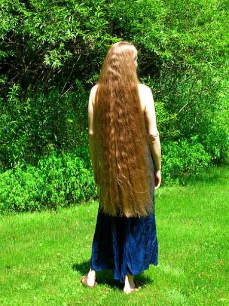 Девушки с очень длинными волосами (91 фото)
