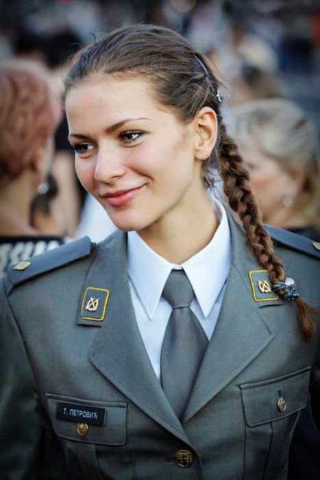 Девушки-военнослужащие (77 фото)
