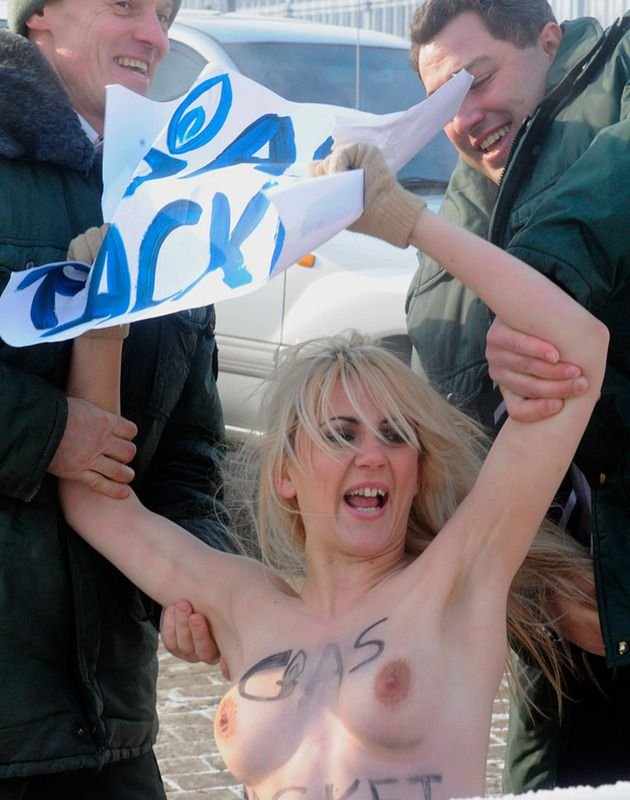 FEMEN против Газпропа (22 фото)