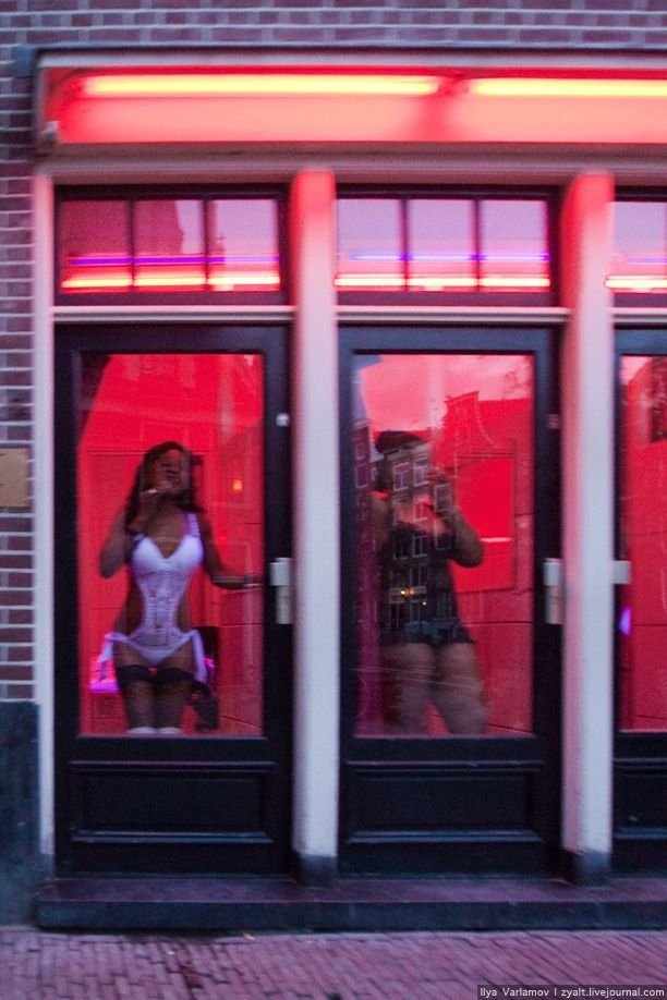 Квартал красных фонарей в Амстердаме (23 фото)
