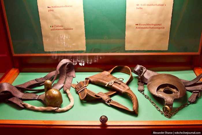 Музей секс-приспособлений в Праге (29 фото)