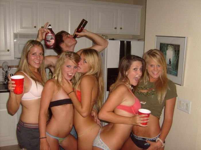 Пьяные девушки (56 фото)