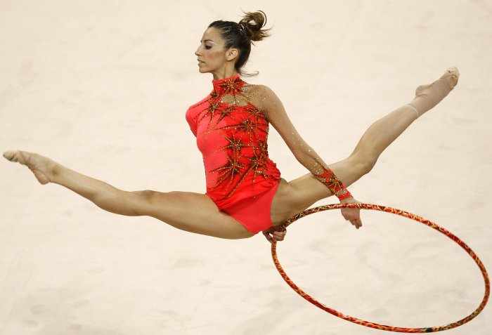 Испанская гимнастка Альмудена Сид Тостадо в FHM (10 фото)