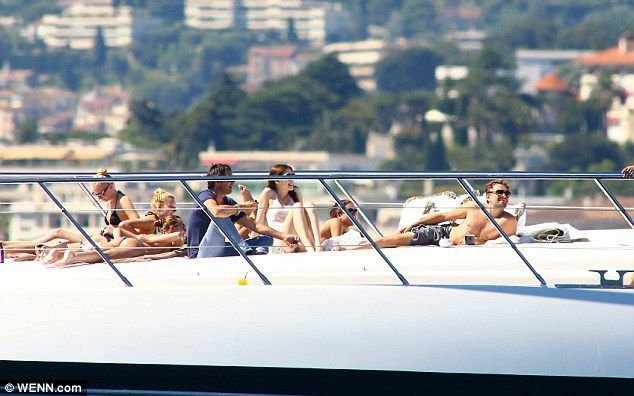 Леонардо Ди Каприо на яхте (11 фото)